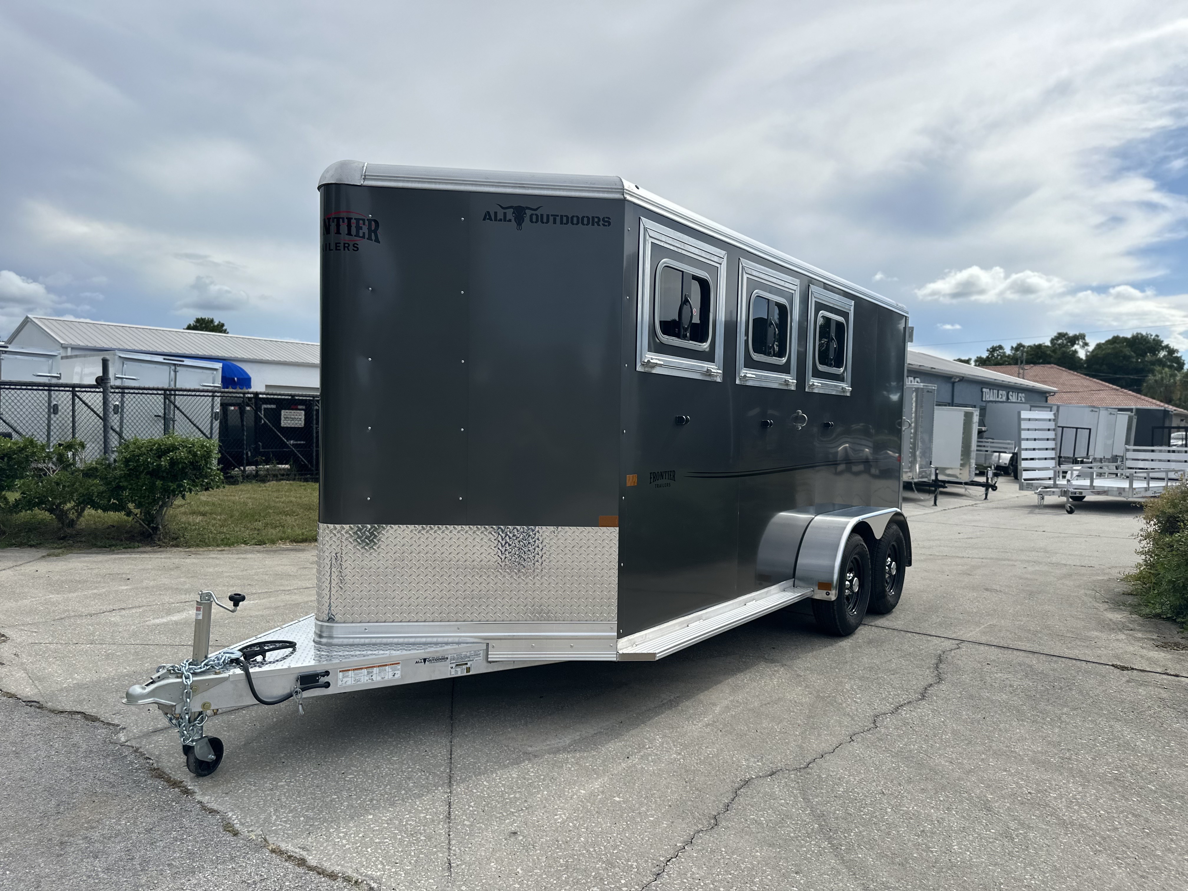 New 2026 Frontier Trailers Strider 3 Horse Trailer