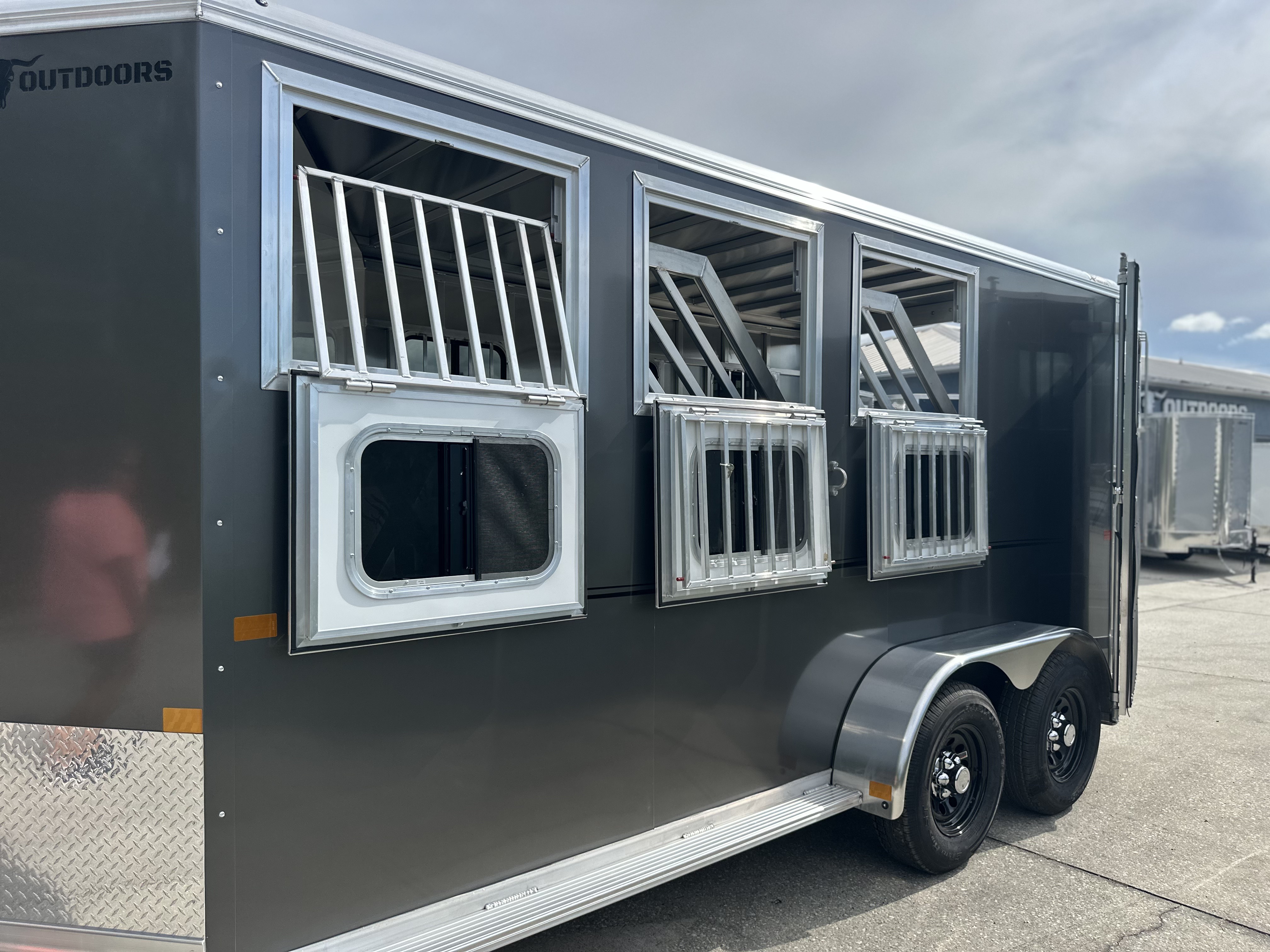 New 2026 Frontier Trailers Strider 3 Horse Trailer
