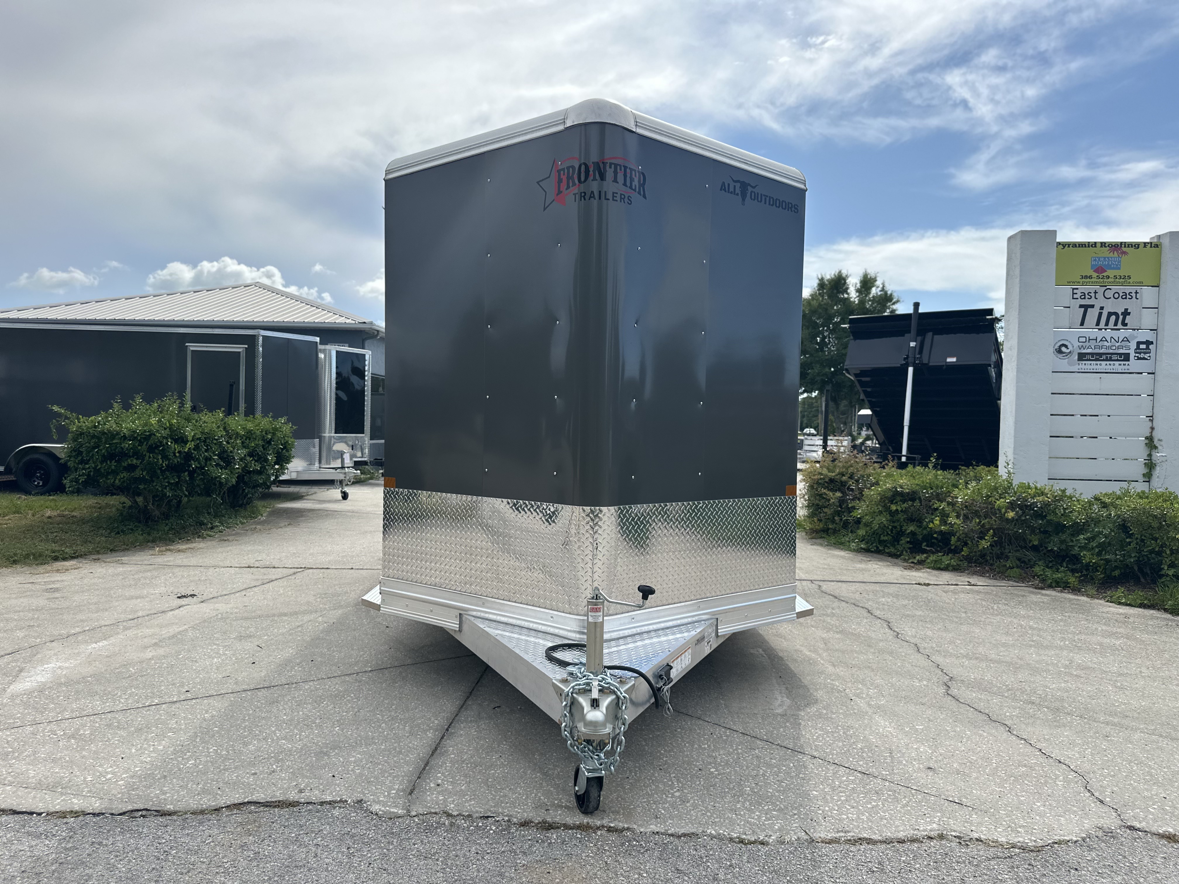 New 2026 Frontier Trailers Strider 3 Horse Trailer