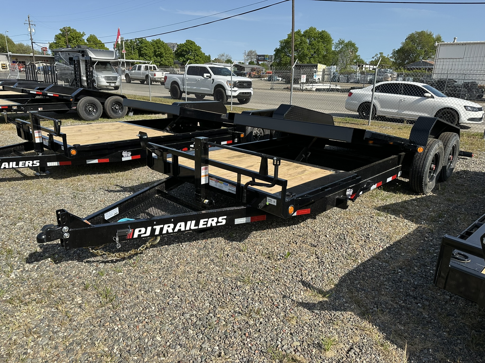 New 2025 PJ Trailers TJ20 Equipment Tilt Trailer