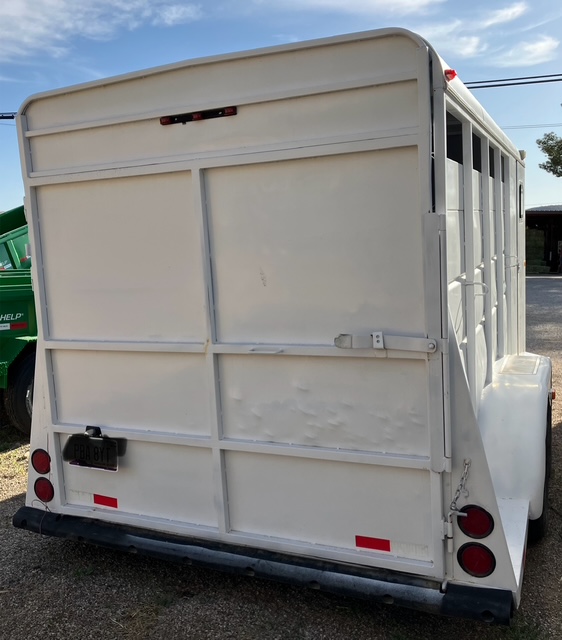 Consignment 1995 Logan Coach 3 Horse Trailer