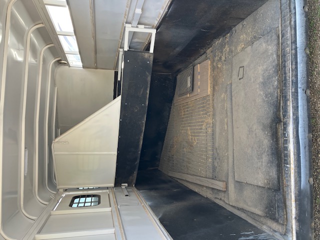 Consignment 1995 Logan Coach 3 Horse Trailer