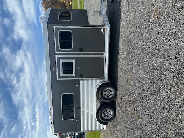 New 2026 Featherlite Trailers 9300 Horse Trailer
