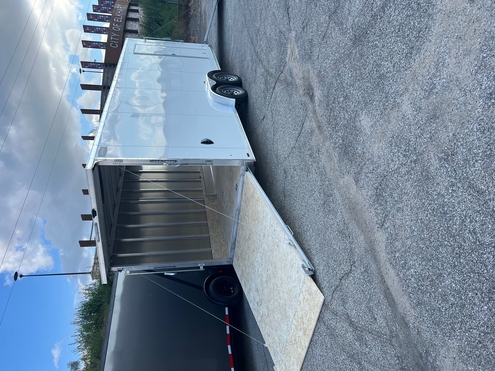 New 2026 FOREST RIVER Lighting 7.5 x 27 All Aluminum Snowmobile Trailer #41901